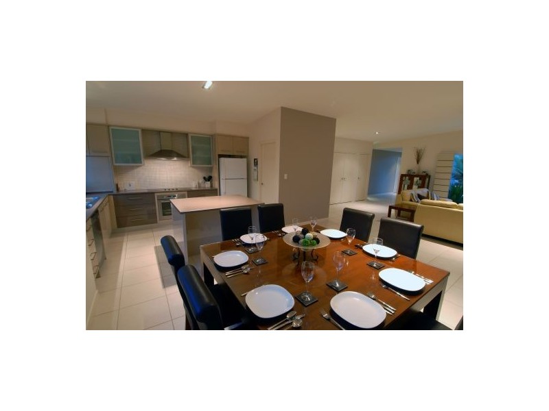 38 Pembroke Av, Pelican Waters QLD 4551