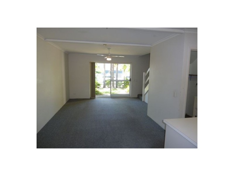 3/17 Margit Cres, Sunrise Beach QLD 4567