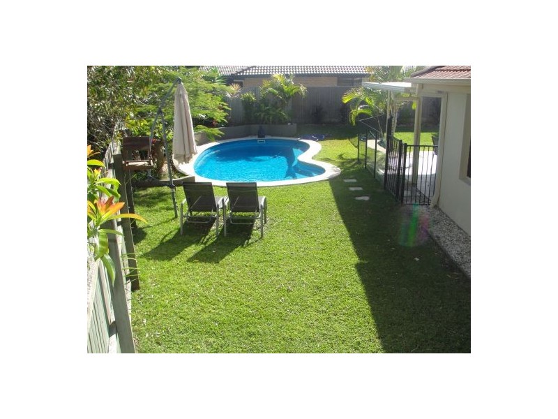 11 Trinity Cr, Sippy Downs QLD 4556