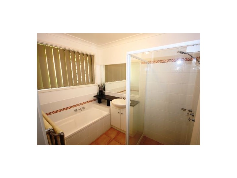 11 Trinity Cr, Sippy Downs QLD 4556
