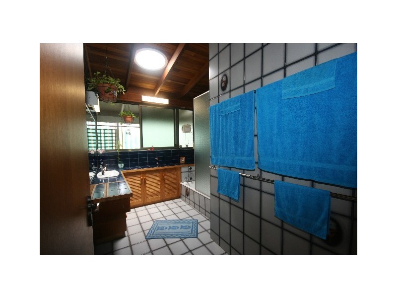 41 Marlin Wy, Tin Can Bay QLD 4580