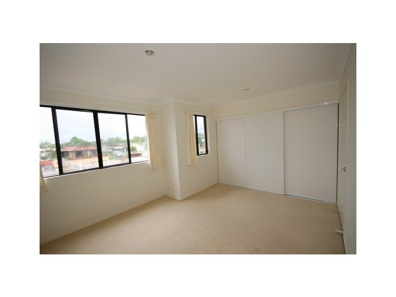 8 YALLANGA PLACE, Mooloolaba QLD 4557