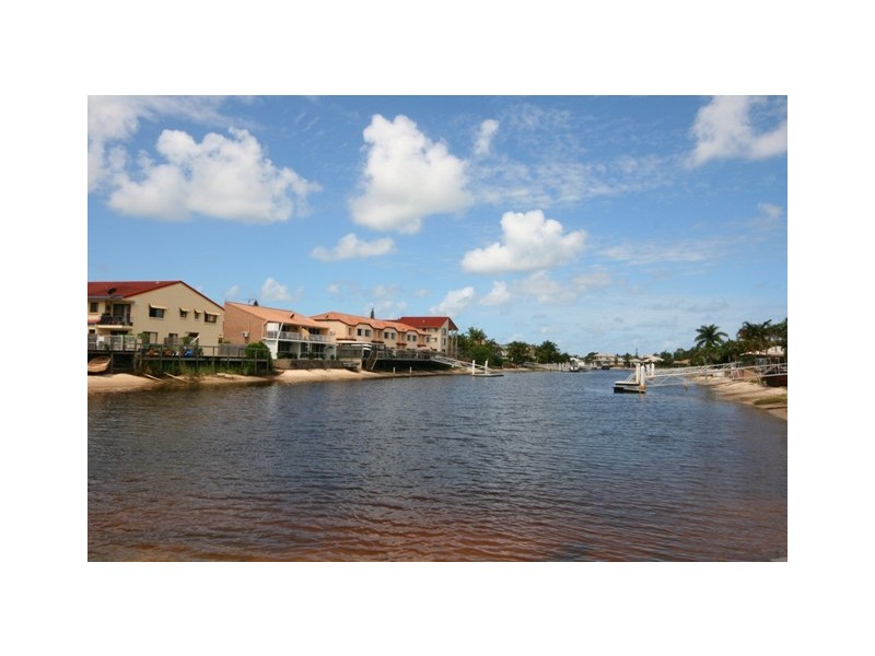 8 YALLANGA PLACE, Mooloolaba QLD 4557