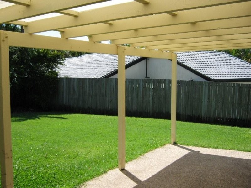 4 Greenway Place, Mountain Creek QLD 4557