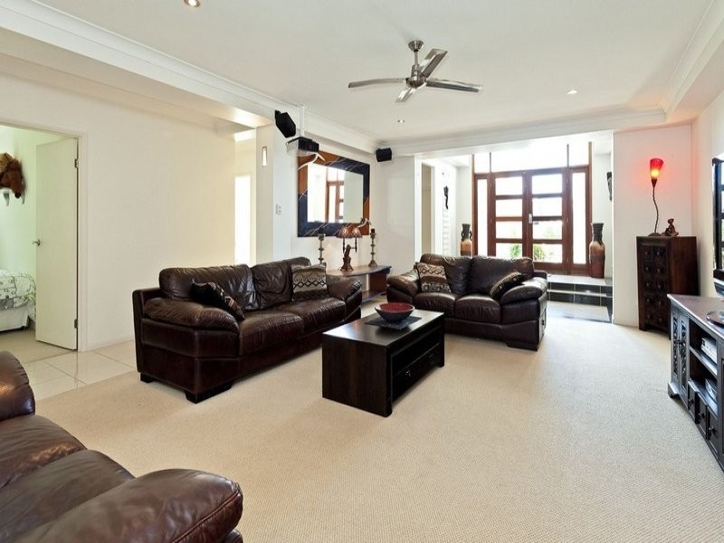 1 Bonaire Court, Kawana Island QLD 4575