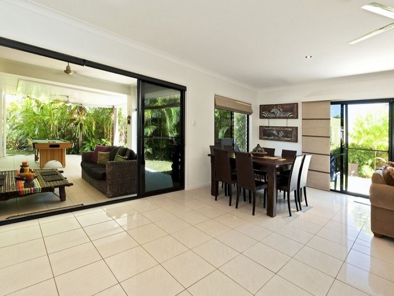 1 Bonaire Court, Kawana Island QLD 4575