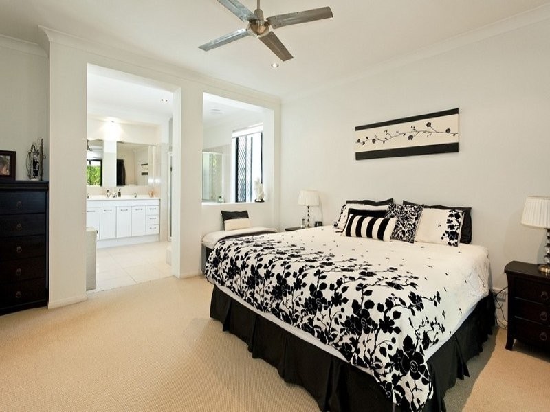 1 Bonaire Court, Kawana Island QLD 4575