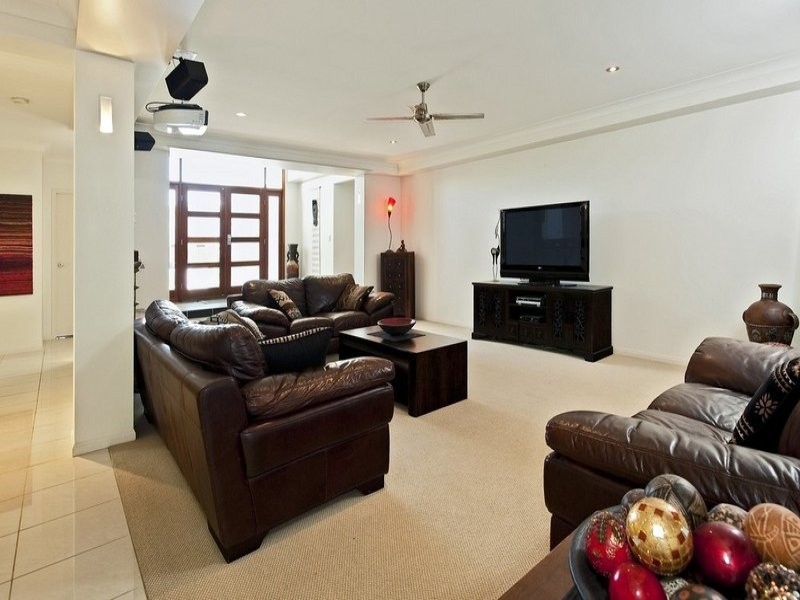 1 Bonaire Court, Kawana Island QLD 4575