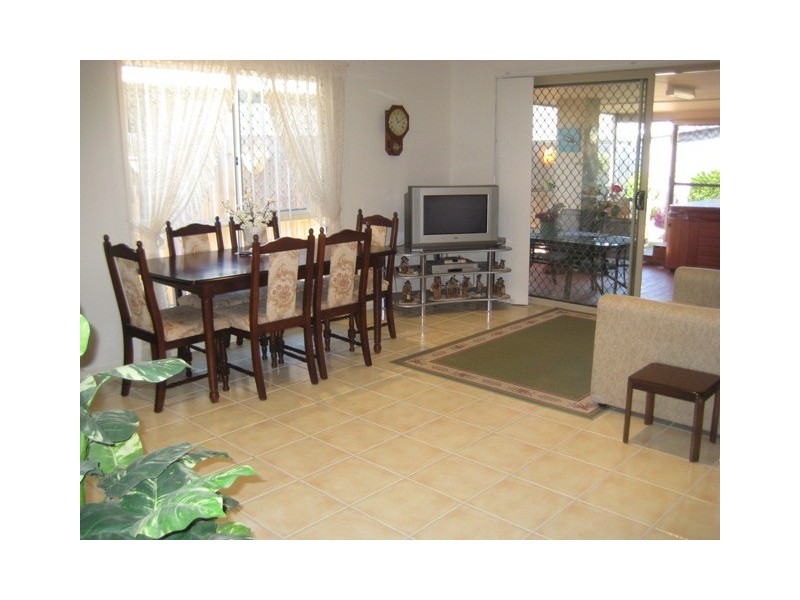 24 Springbrook St, Caloundra West QLD 4551