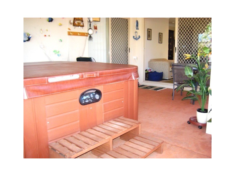 24 Springbrook St, Caloundra West QLD 4551