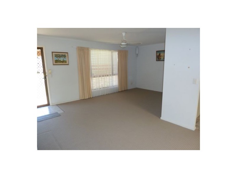 1/15 St Pauls Ave, Golden Beach QLD 4551