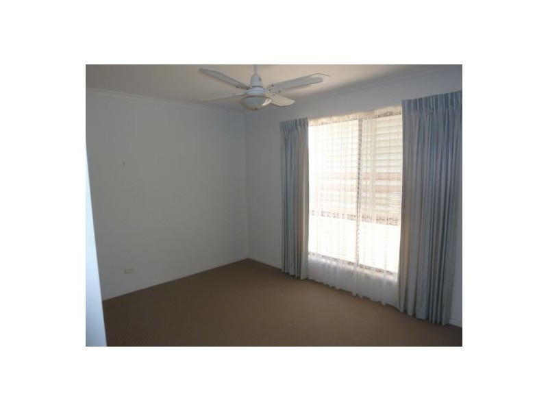 1/15 St Pauls Ave, Golden Beach QLD 4551