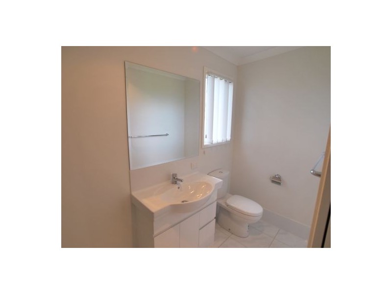 8 James Whalley Dr, Burnside QLD 4560