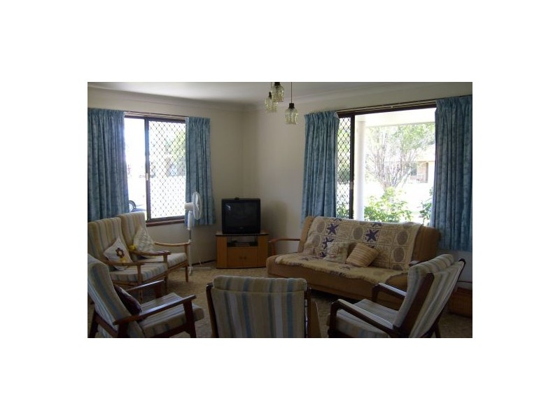 32 Surf Road, Alexandra Headland QLD 4572