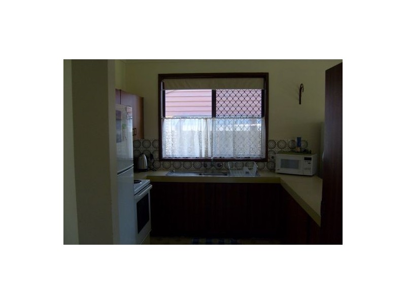 32 Surf Road, Alexandra Headland QLD 4572