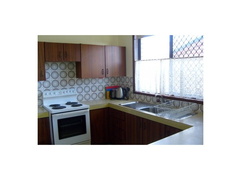 32 Surf Road, Alexandra Headland QLD 4572