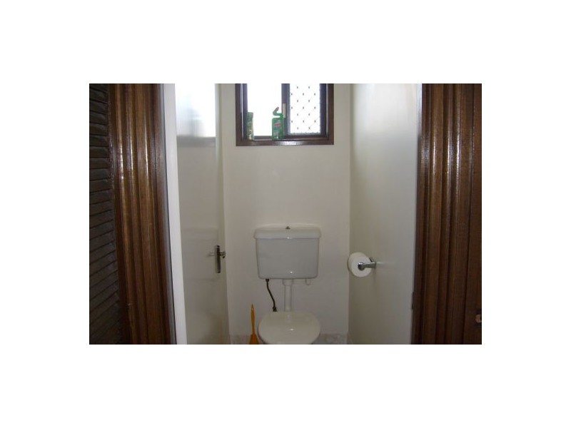 32 Surf Road, Alexandra Headland QLD 4572