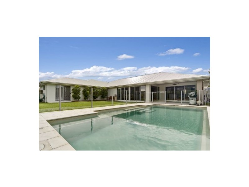 14 Trinity Pl, Pelican Waters QLD 4551
