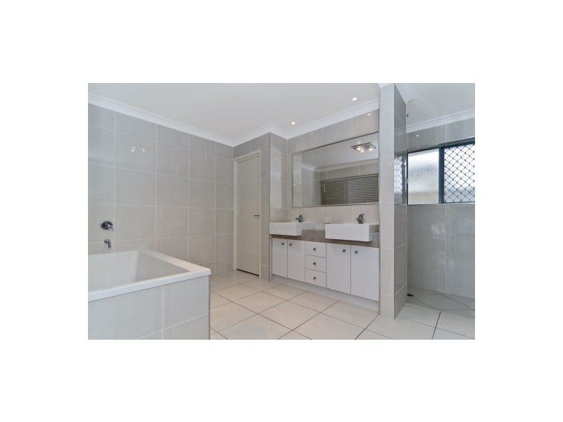14 Trinity Pl, Pelican Waters QLD 4551