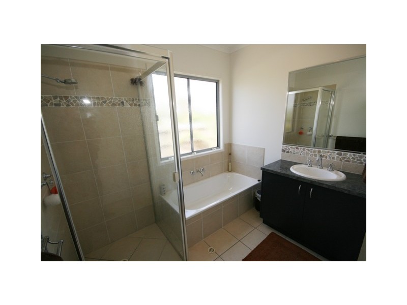 1 BIMINI STREET, Kawana Island QLD 4575