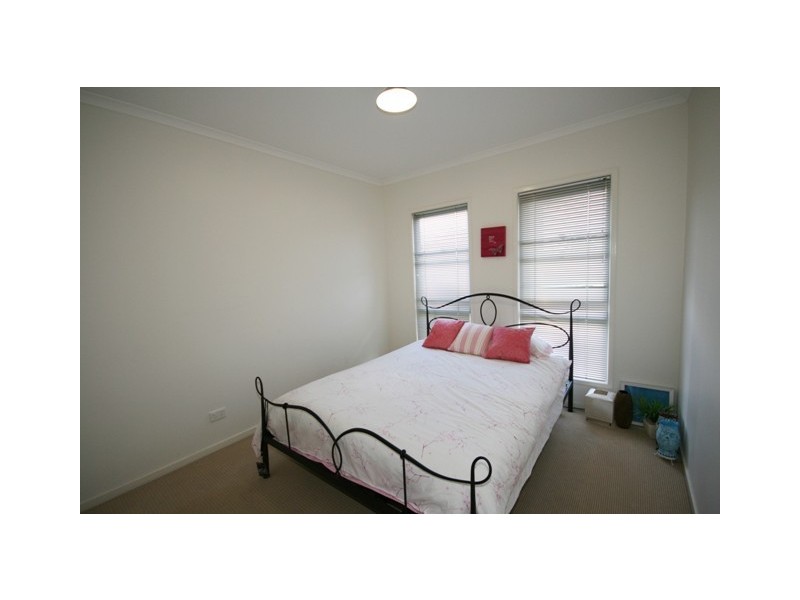 1 BIMINI STREET, Kawana Island QLD 4575