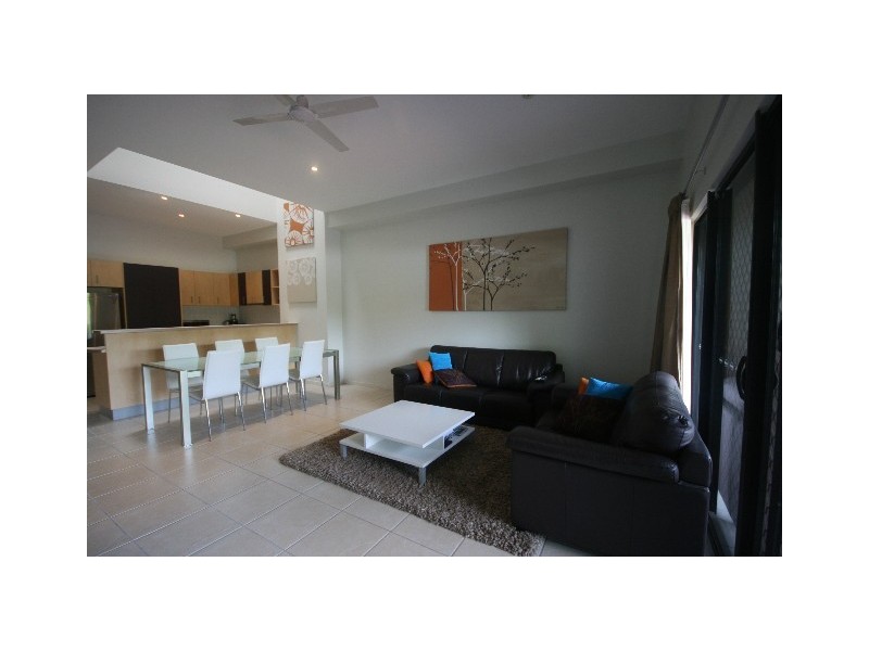 2/15 Eastern Ct, Mount Coolum QLD 4573