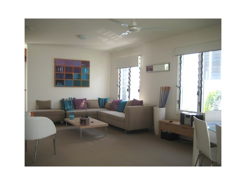 2/37 Arthur St, Caloundra QLD 4551