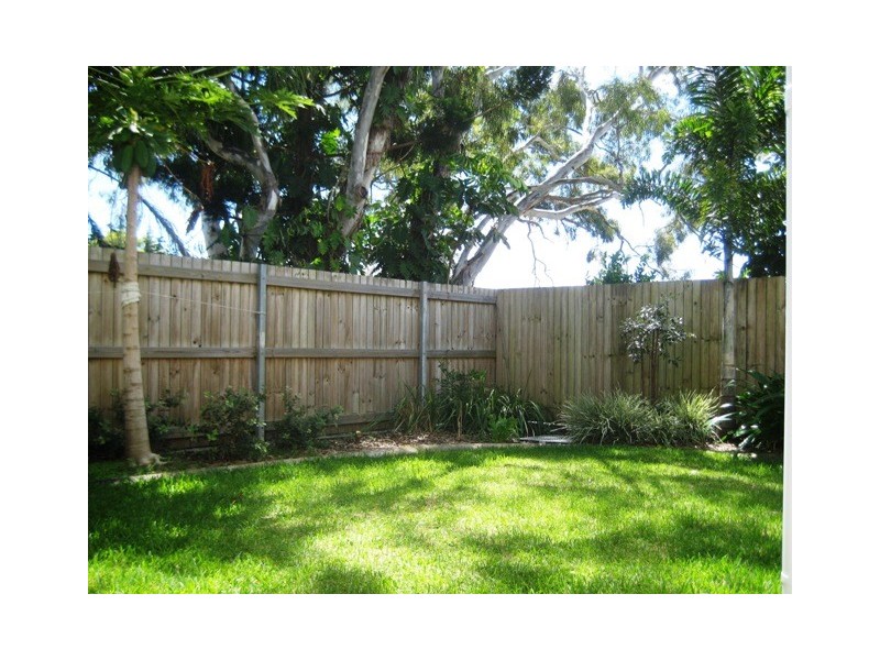 2/37 Arthur St, Caloundra QLD 4551