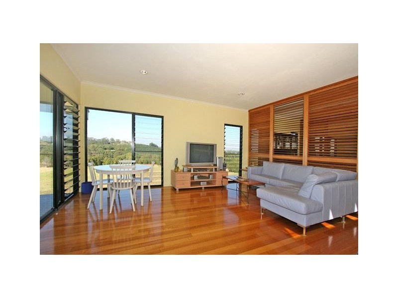 Fernleigh Road, Fernleigh NSW 2479