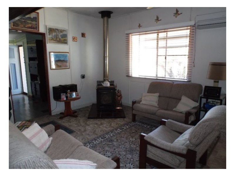 60 Callandoon Street, Wallangarra QLD 4383