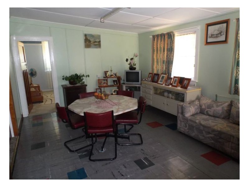 60 Callandoon Street, Wallangarra QLD 4383