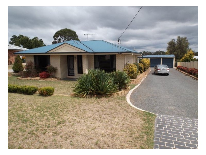 10 Barton Street, Stanthorpe QLD 4380