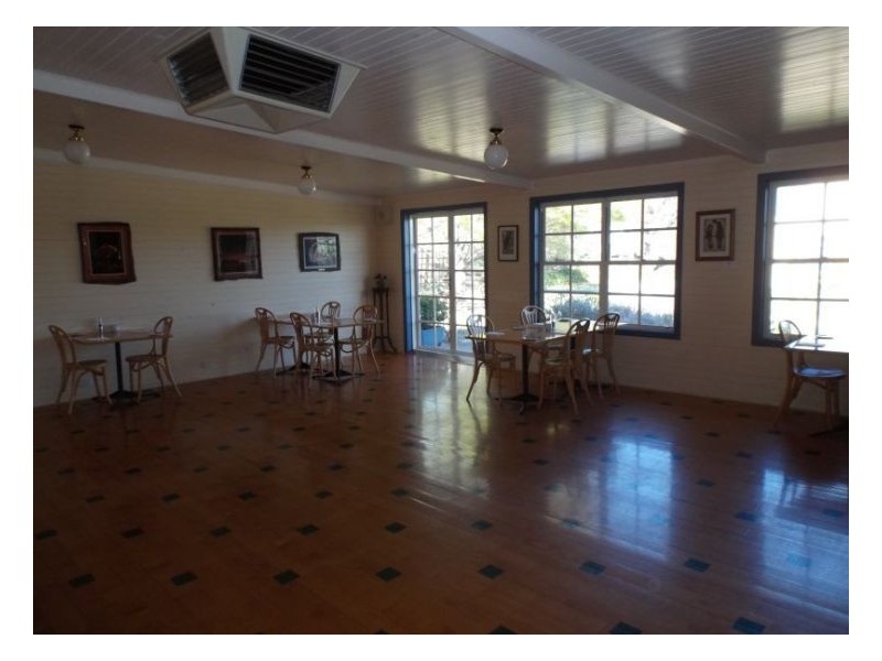 001 New England Highway, Ballandean QLD 4382