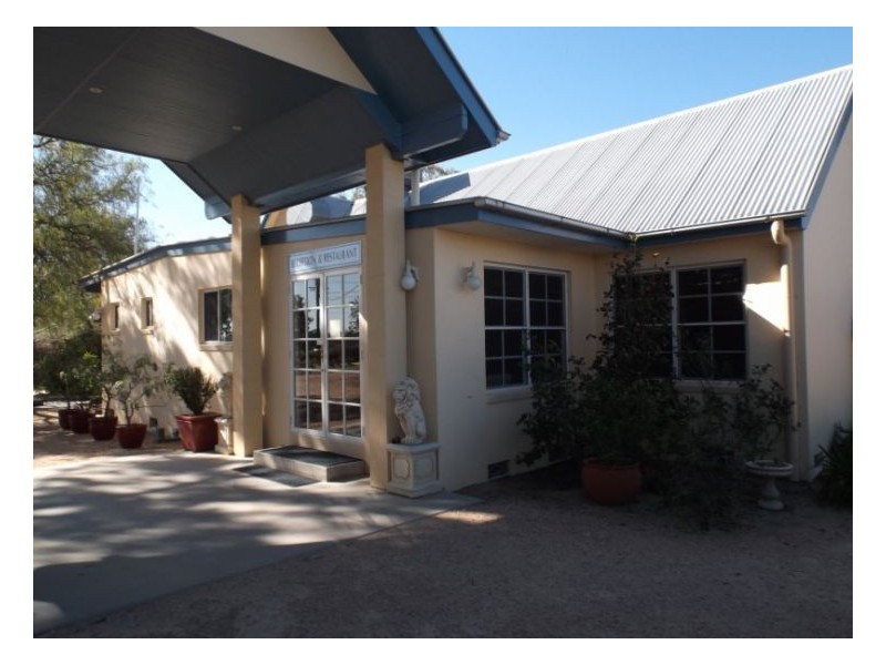 001 New England Highway, Ballandean QLD 4382
