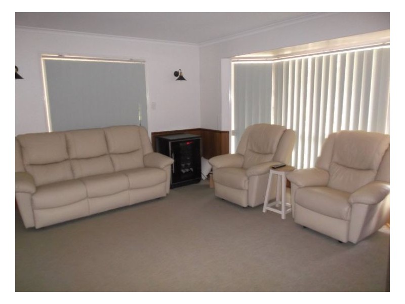18 Pioneers Parade, Stanthorpe QLD 4380