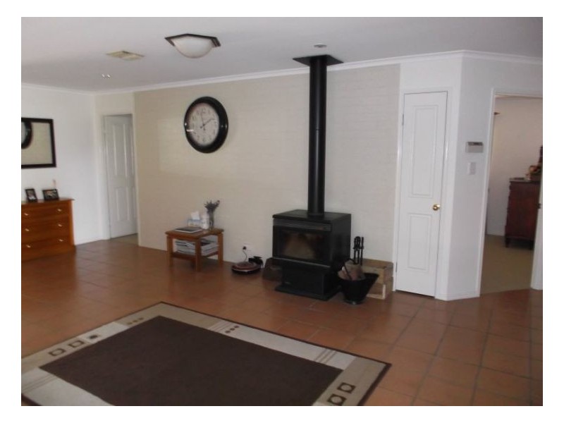 18 Pioneers Parade, Stanthorpe QLD 4380
