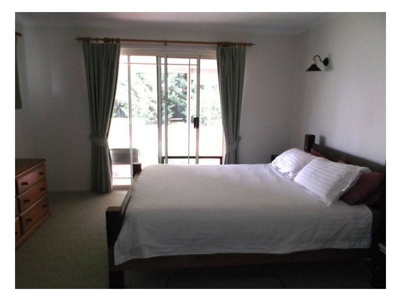 18 Pioneers Parade, Stanthorpe QLD 4380