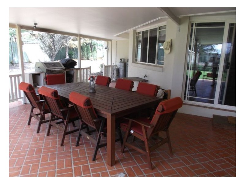 18 Pioneers Parade, Stanthorpe QLD 4380