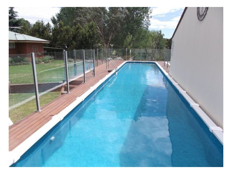 18 Pioneers Parade, Stanthorpe QLD 4380