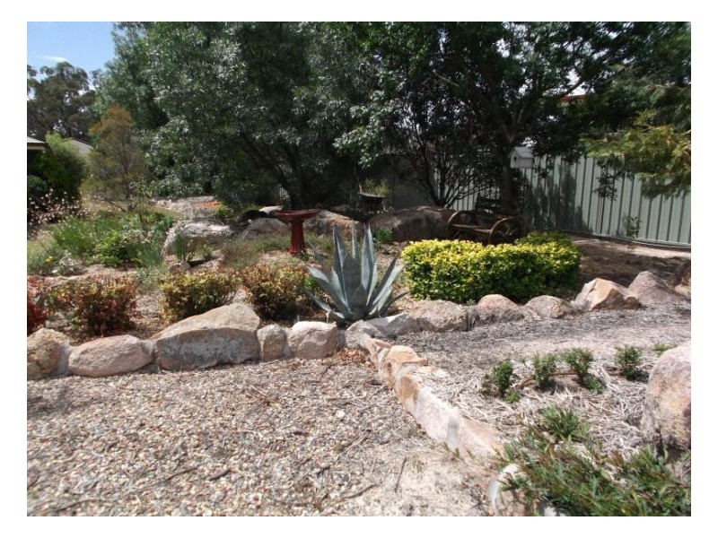 18 Pioneers Parade, Stanthorpe QLD 4380