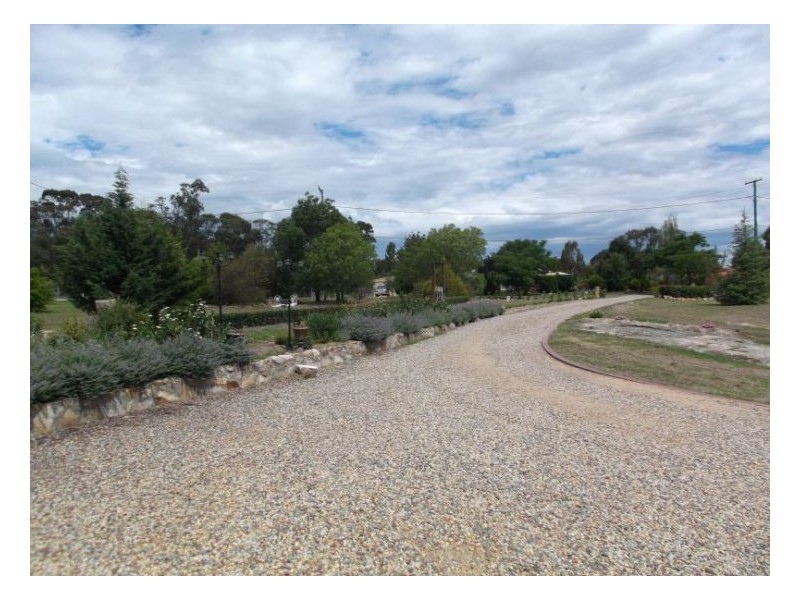 18 Pioneers Parade, Stanthorpe QLD 4380