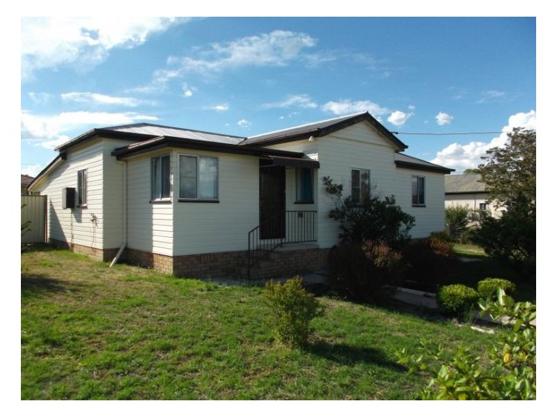54 Symes Street, Stanthorpe QLD 4380
