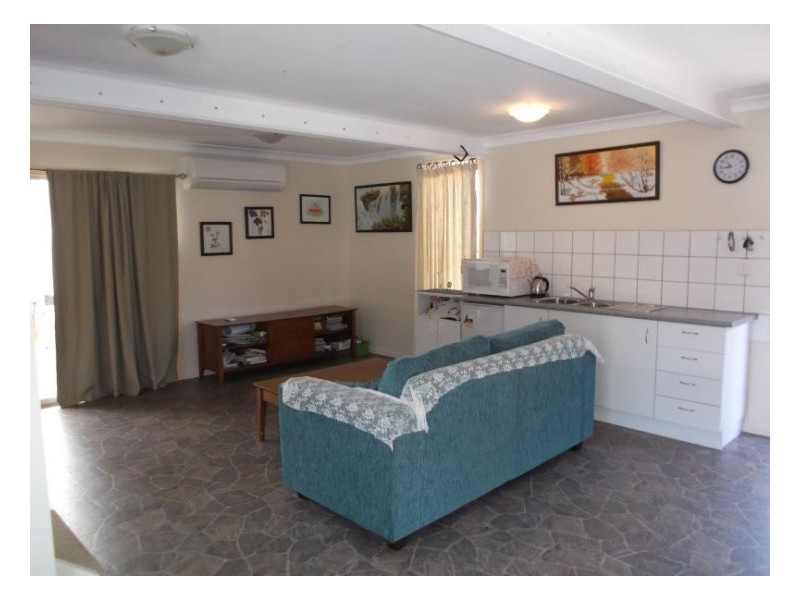 76 Roessler Avenue, Applethorpe QLD 4378