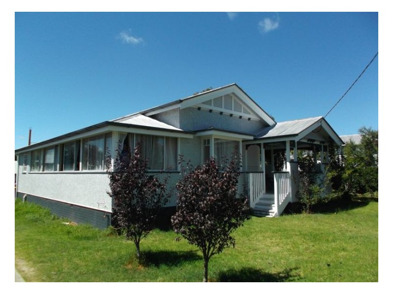 11 Lane Street, Stanthorpe QLD 4380
