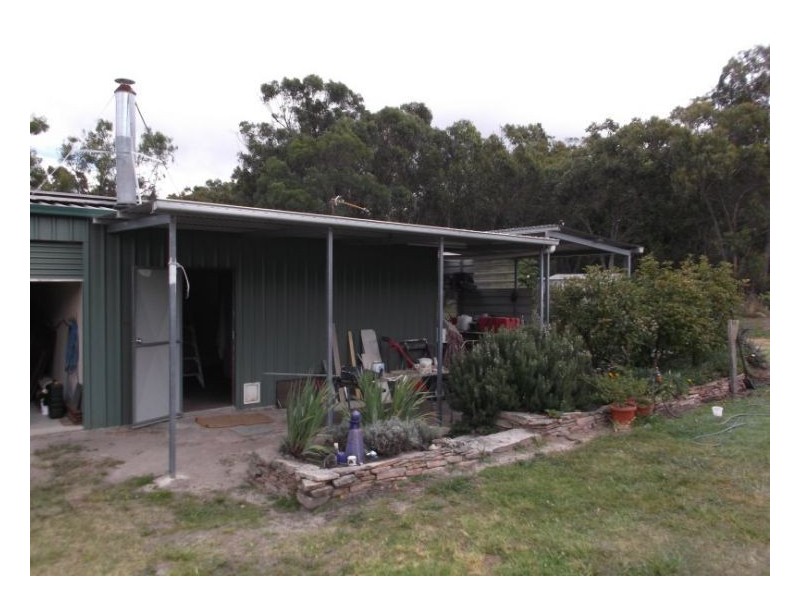 697 Donnellys Castle Road, Stanthorpe QLD 4380