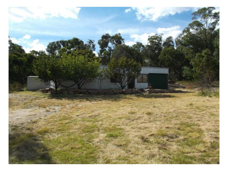 379 Watters Road, Ballandean QLD 4382