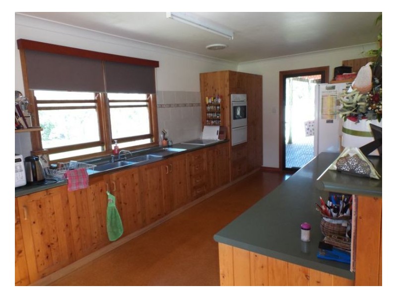 2399 Pyramids Road, Wyberba QLD 4382