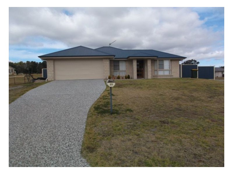 25 Barton Street, Stanthorpe QLD 4380