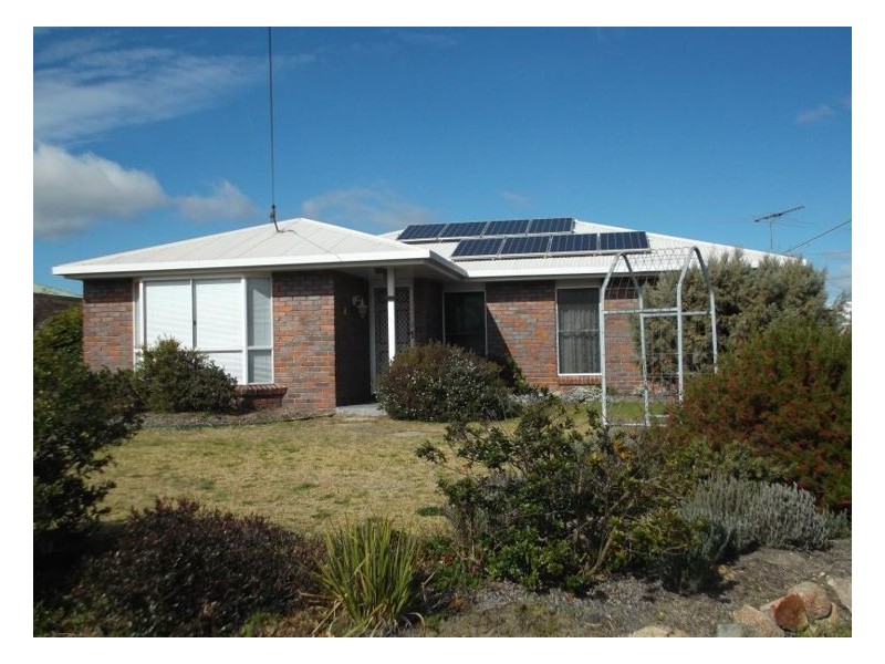 11 Burton Crescent, Stanthorpe QLD 4380