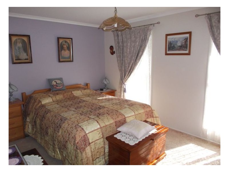 11 Burton Crescent, Stanthorpe QLD 4380